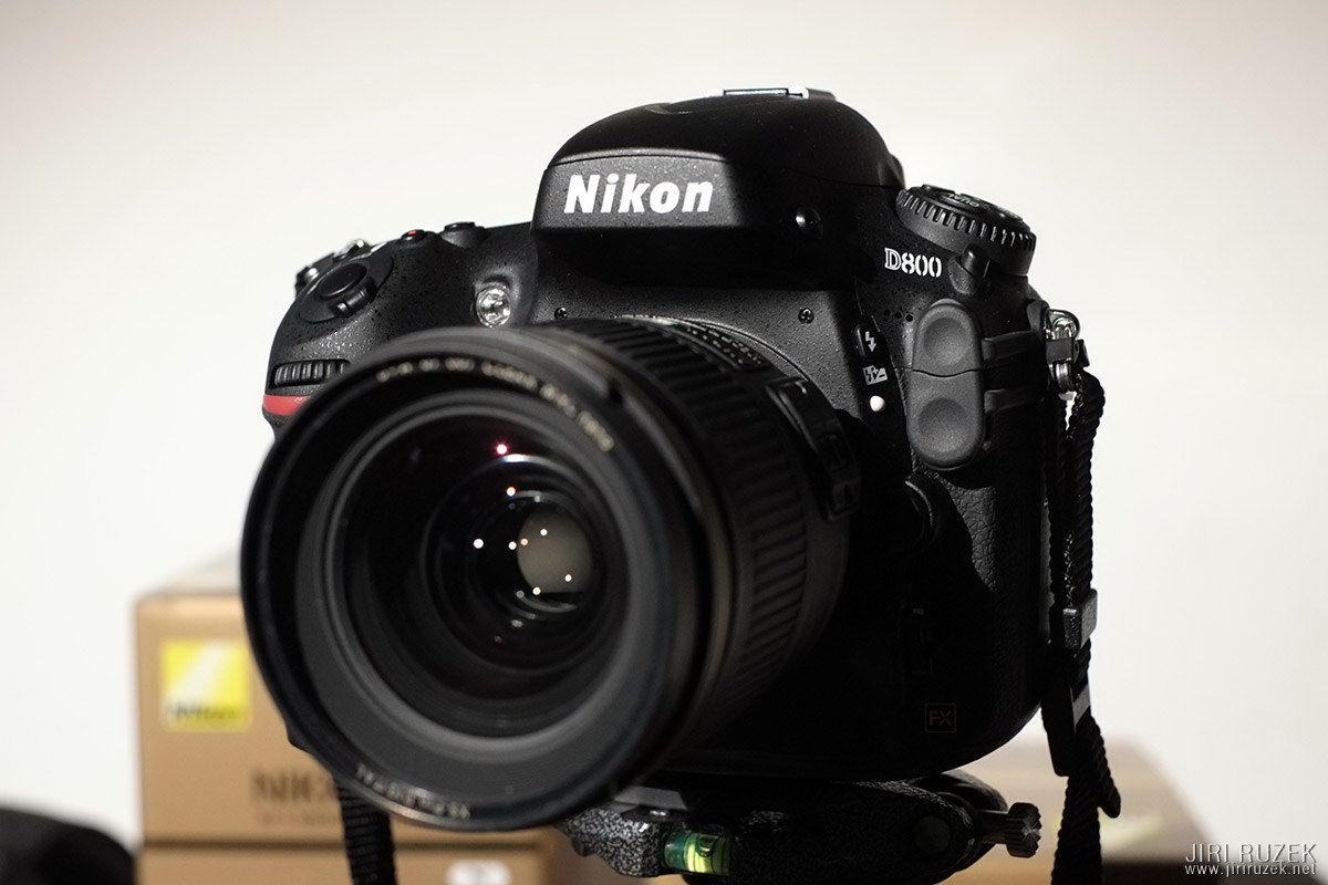 Téměř nepoužitý Nikon D800 na prodej